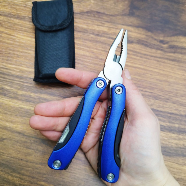 Мультитул 9в1 с плоскогубцами универсальный / Туристический мультиинструмент в чехле / Швейцарский нож карманный